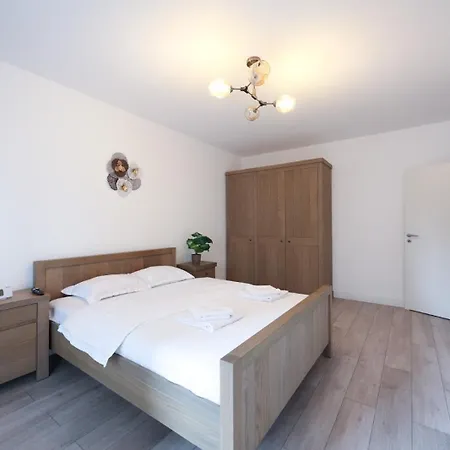 アパート Anima - Coresi